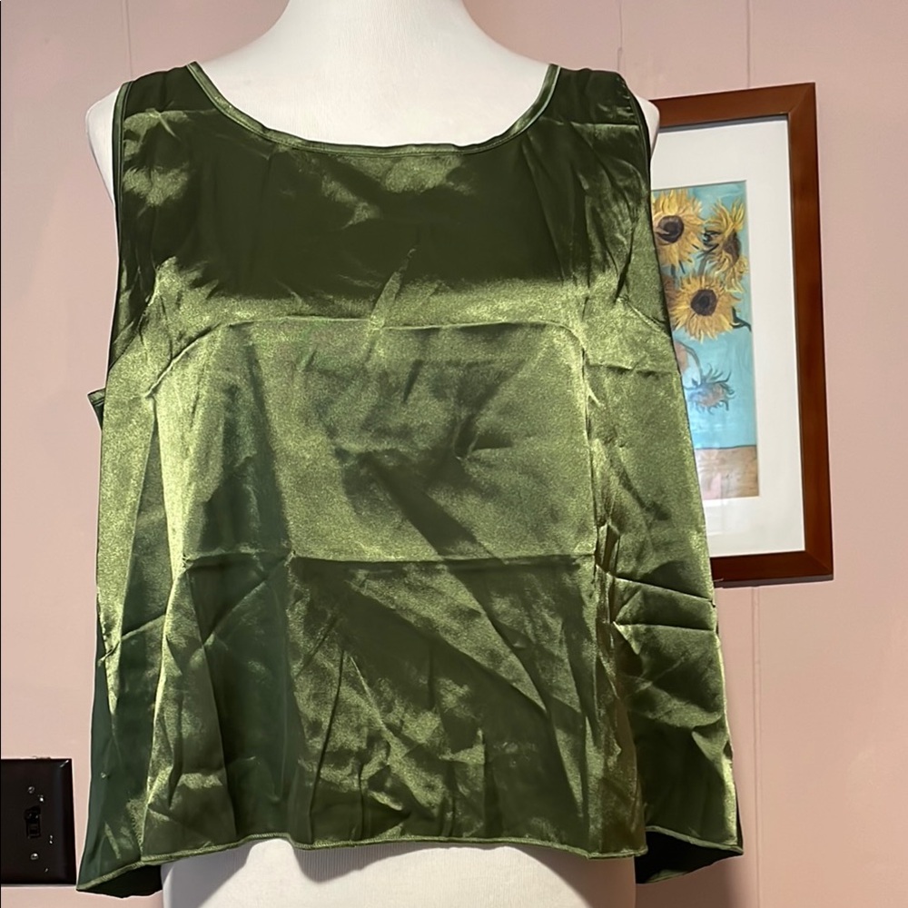 Green 2 piece pajamas new without tags large